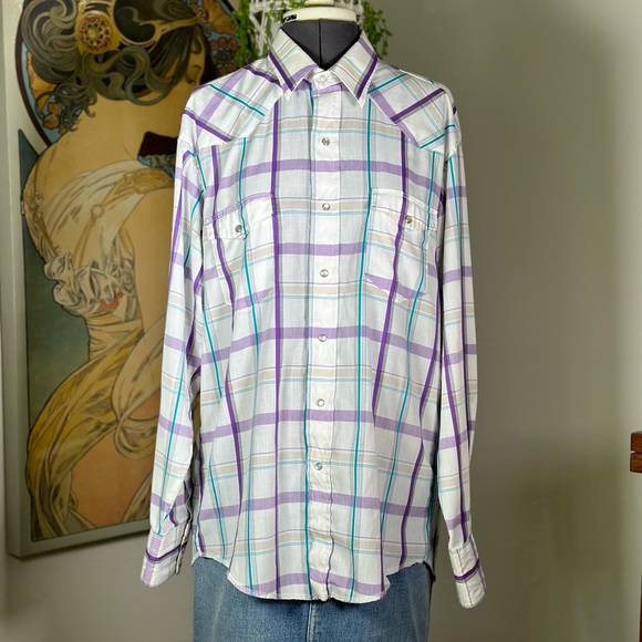 Vintage Wrangler long sleeve pearl snap button down western shirt. - Picture 3 of 11